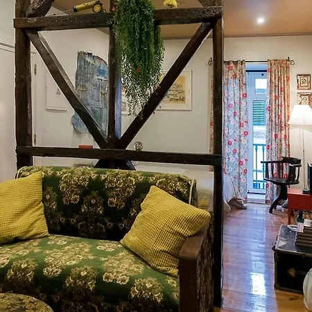 Cozy Historical Center Апартаменты *